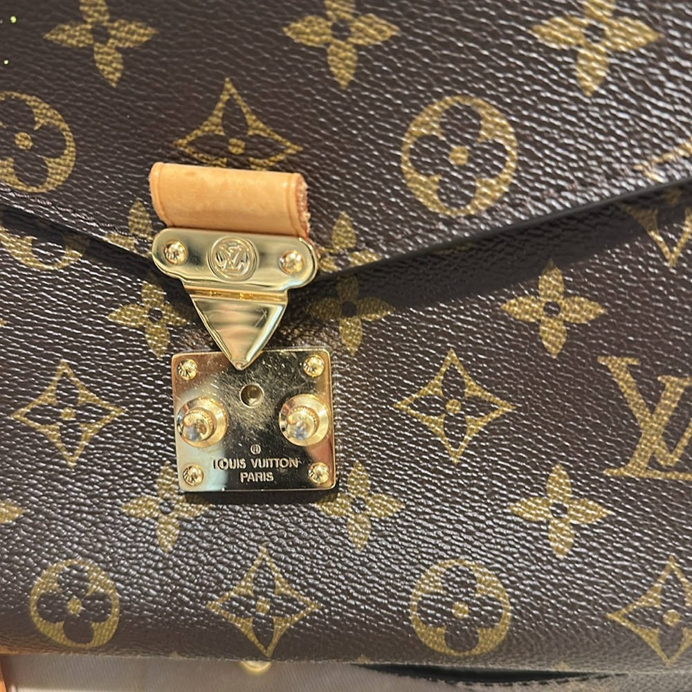 Authentic Louis Vuitton Pochette Metis w/ receipt - Picture 10 of 11